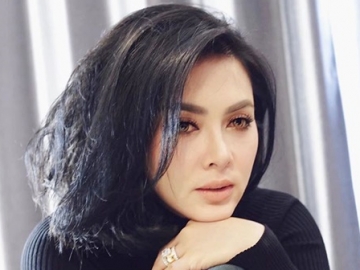 Pakai Selimut dengan Harga Fantastis, Syahrini Malah Dituding Beli Barang KW Super?