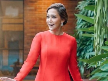 Pamer Bibir Merah Merona, Maia Estianty Disebut Bak 'Nonik Londo'