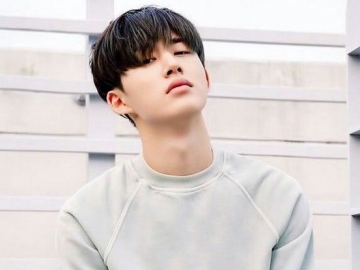 Kado Ultah yang Tertunda, Fans Hadiahi B.I Mic Berhias Swarovski Hingga Perlengkapan Studio Lengkap