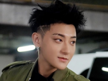 Tao Eks EXO Pose Bak Model Keren di Bali, Fans Indo Auto Merindu Pulau Dewata