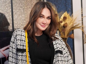 Gaya Bak ABG Nongkrong, Harga Rok Luna Maya Justru Bikin Salah Fokus