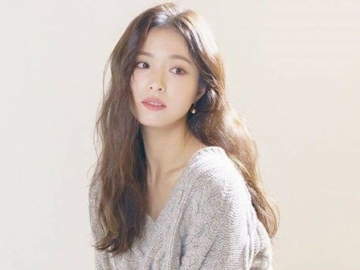 Tunjukkan Pesona Baru, Aktris Cantik Shin Se Kyung Suguhkan Aksi Tari Hip Hop di Depan Fans