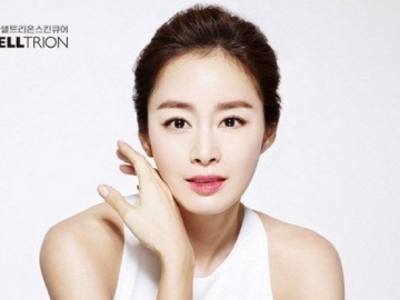 Tampil Perdana di Depan Publik Usai Melahirkan, Keriput di Wajah Kim Tae Hee Tuai Sorotan