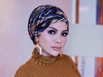 Nikita Mirzani Bagi-bagi Rezeki Lewat ‘Hujan Uang’ dari Atap Mobil, Kok Malah Dinilai Minus?