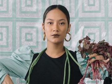 Pamer Foto Dengan Rambut Cepak, Tara Basro Justru Dipuji Mirip Kristen Stewart