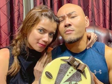 Pamer Pose Mandi di Bathub, Pacar Deddy Corbuzier Tuai Kontroversi
