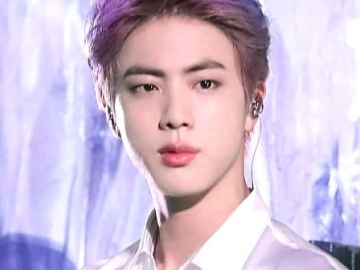 Usai Terpilih Jadi Pria Paling Tampan Sedunia, Pesona Jin di MMA 2019 Kembali Curi Atensi