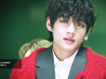 V Ketahuan Olesi Bibir dengan Lipbalm di Tengah Acara MMA 2019, Produk Pelembab Ini Langsung Ludes