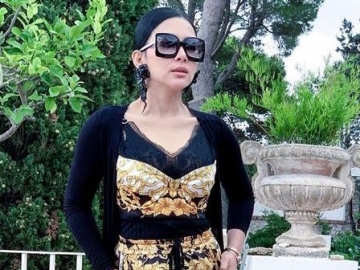 Video Lawas Syahrini Pamer Goyangan 'Aduhai' Seraya Tempelkan Tubuh ke Ahmad Dhani Kembali Disorot