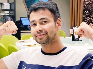 Raffi Ahmad Seru-Seruan Hingga Lepas Baju di Jalanan Jepang, Netter: Gak Takut Dianggap Kampungan?