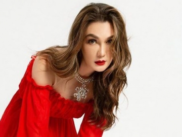 Luna Maya Perdana Pajang Foto Bareng Ryochin, Kode Tengah Dimabuk Asmara?