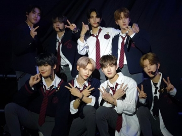 Stray Kids Rilis Foto Teaser Grup, Penggemar Malah Salfok Urusi Tinggi Badan 