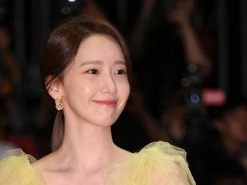 Tampil Cantik Nan Elegan Bergaun Pink, Pesona Memikat Yoona Sukses Bikin Fans Auto Membisu