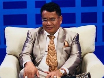 Pertaruhkan Nyawa, Hotman Paris Rela Naiki 'Kendaraan' Ini Seraya Berujar Demi Sesuap Nasi