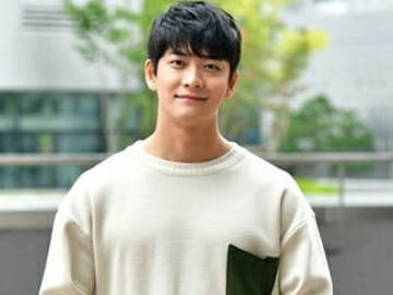 Lucunya Kang Tae Oh Ngaku Pernah Didandani Bak Gadis Cantik Oleh Ibunya Semasa Muda