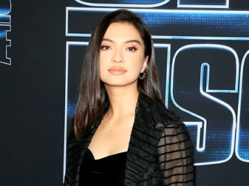 Raline Shah Disebut Teman Nongkrong Tom Holland dan Will Smith, Fans Berebut 'Nimbrung'