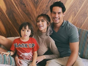 Richard Kyle Pamer Senyum Bareng Putra Jessica Iskandar, Raut Wajah El Barack Disorot