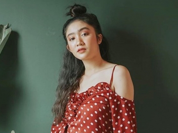 Febby Rastanty Kenakan ‘Baju Melorot’, Aktris Berhijab Ini Gercep Minta Ajari Gaya Anak Jaksel