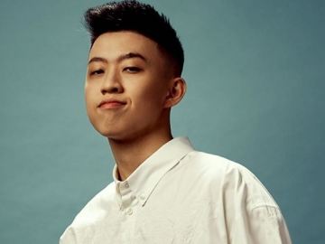 Rich Brian Diminta Tanda Tangan 'Golden Book', Komentar Komika Ini Bikin Ngakak