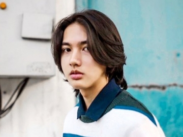 Ari Irham Senyum Seraya Promosi Film ‘Rembulan Tenggelam di Wajahmu’, Panen ‘Rayuan’ Maut