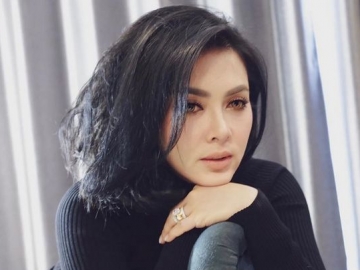 Syahrini Tak Muncul Bareng Agnez Mo Cs, 'Status' Sebagai Brand Ambassador Dipertanyakan