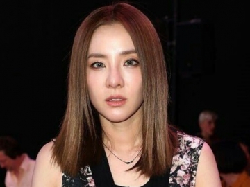 Rapper Korea Ini Ngaku Fans Berat G-Dragon, Sandara Park Langsung Beri Kejutan Super Manis