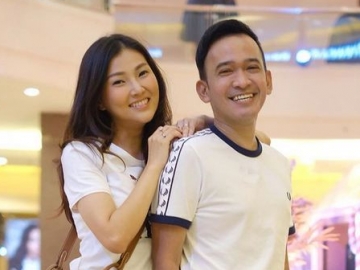 Ruben Onsu Pamer Kemesraan dengan Sang Istri, Celetukan Soal 'Diambil Putra Sendiri' Bikin Ricuh