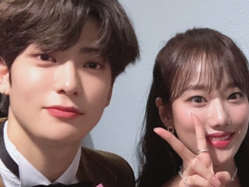 Jaehyun NCT 127 Unggah Foto Bareng Naeun  APRIL, Dunia Bak Milik Berdua