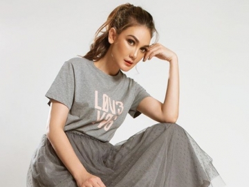 Luna Maya Syok Dikira 19 Tahun, Tas Bak 'Kantong Belanja' di Pasar Jadi Pusat Perhatian