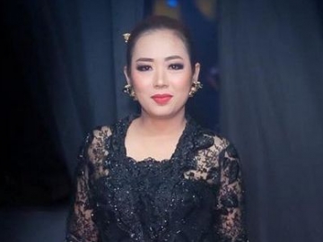 Biasa Dandan Jawa Banget, Soimah Kini Tampil Berponi Ala Idol Korea Bikin Kesengsem