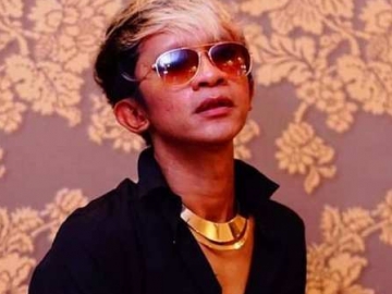  Aming Tak Malu Akui Karir Pertamanya Sebagai Wardrobe Setan