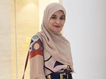 Jatuh Cinta dengan Madinah, Shireen Sungkar Sontak Serukan Ini di Curhatan Netizen