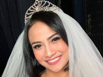 Enggan Beberkan Detail Pernikahan, Vanessa Angel Pilih Ucapkan Hari Natal Sambil Berjoget Begini