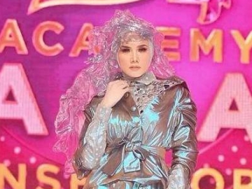 Baju Dinas Kelewat 'Heboh', Mulan Jameela Dicurigai Niat Pikat Suami Pejabat