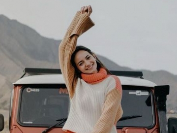 Enzy Storia Dandan Nyeleneh Menjelma Bak ‘Cabe-cabean’, Kulit Wajah 'Gosong' Curi Perhatian