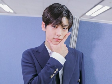 Soobin TXT Unggah Foto Selfie Ganteng, Penggemar Malah Salfok Kaus