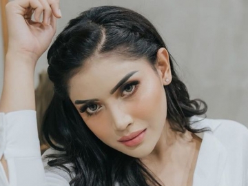 Millendaru Disebut Telah Ganti Kelamin Usai Pamer Foto Seksi Kenakan Swimsuit