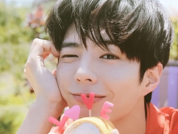 Naik Motor Hingga Pamer Otot di Season Greetings, Park Bo Gum Bikin Fans Tak Bisa Berpaling