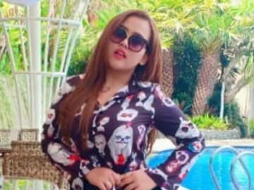 Makin Berani, Clara Gopa Duo Semangka Pamer Bagian Sensitif 'Dijilat' Pria