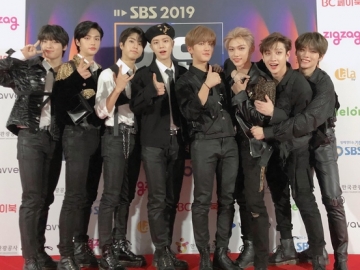 Tampil Serba Hitam, Penampilan Stray Kids 'Miroh' di SBS Gayo Daejun 2019 Tuai Pujian