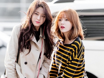 Tampil Kasual di Bandara Bareng Seolhyun, Penampilan Jimin AOA Malah Jadi Bahan Guyonan