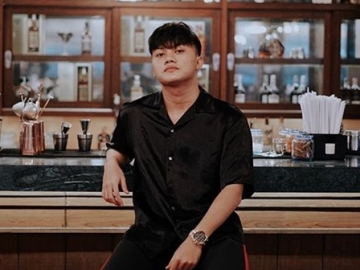 Nyandar di Tembok Sambil Senyum Manis, Resolusi Tahun Baru Rizky Febian Disambut Antusias