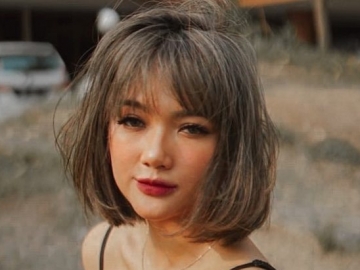 Marion Jola Meliuk-liuk Kenakan Baju Tidur Super Seksi, Kaum Adam Langsung 'Menggila'