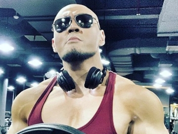 Opini Deddy Corbuzier Tentang Hari Natal dan Sinterklas Berujung Kontroversi