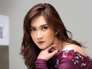 Bagikan Video Mobil Terseret Arus Banjir, Rekan Artis Khawatir Nafa Urbach Ikutan Jadi Korban