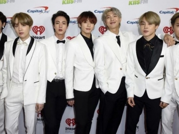 Tampil Luar Biasa di 'Dick Clark's New Year's Rockin' Eve', BTS Cuma Bisa Bikin Netter Tercengang