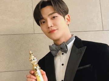 Rowoon Raih Piala Best New Actor, Sempat Gugup Hingga Lupa Sebut Nama Orang Tercinta Ini