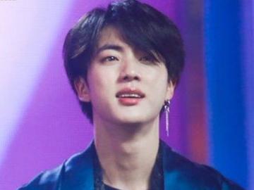 Posisi Jin dengan Emoticon Komentar dari Fans Saat Live V App Sukses Bikin Ngakak