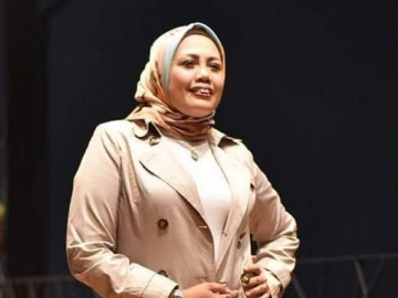 Jalani Ibadah Umrah, Ely Sugigi Justru Dapatkan Cemooh Bertubi-tubi