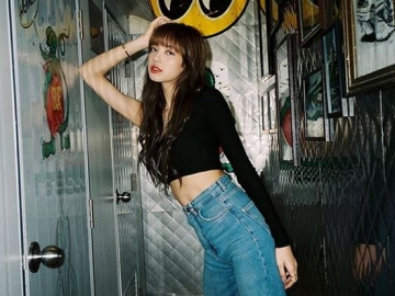 Anggap Bentuk Pelecehan, Fans Ngamuk Foto Seksi Lisa di Bangkok Dijual Online Oleh Pemilik Cafe